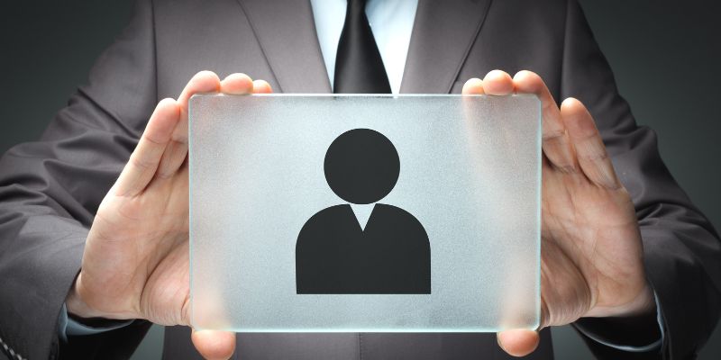 Tương lai tác giả Hoàng Tuấn